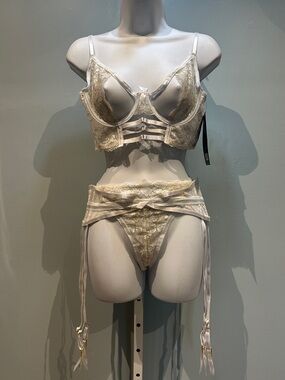 Seven Til Midnight 3-Piece White Gold Lingerie Set XLarge NWT